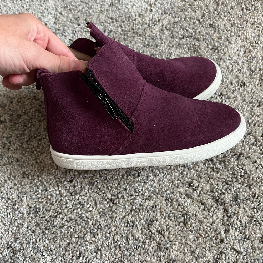 Monkey Feet suede boots